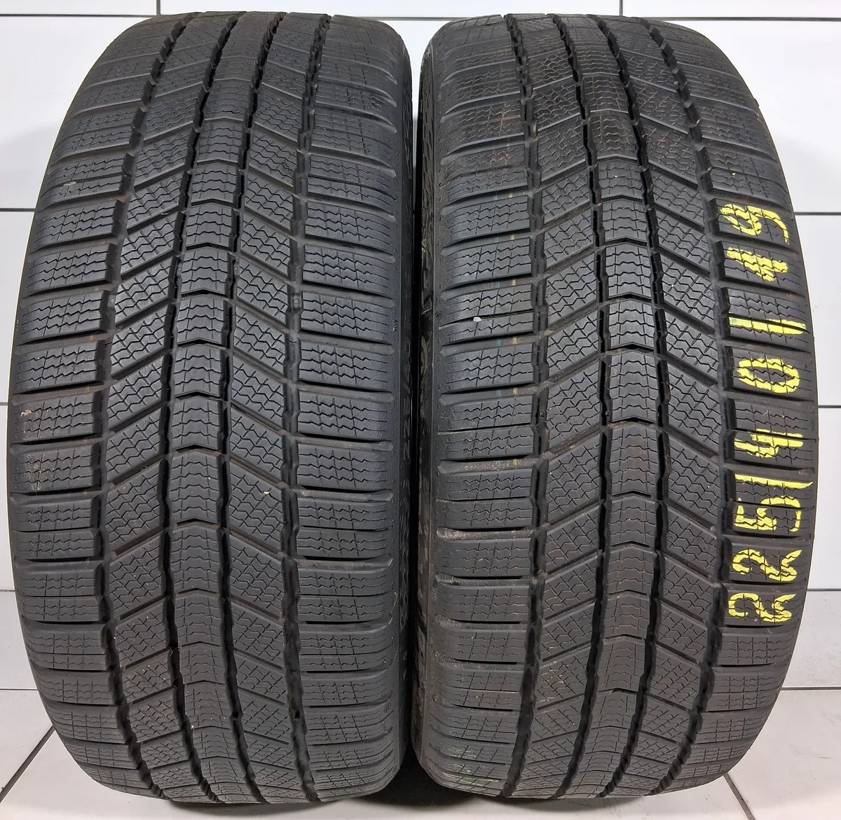 CONTINENTAL WINTERCONTACT 8 S 225/40R19 93V XL [2025] 8MM OPONY UŻYWANE, zdjęcie 1