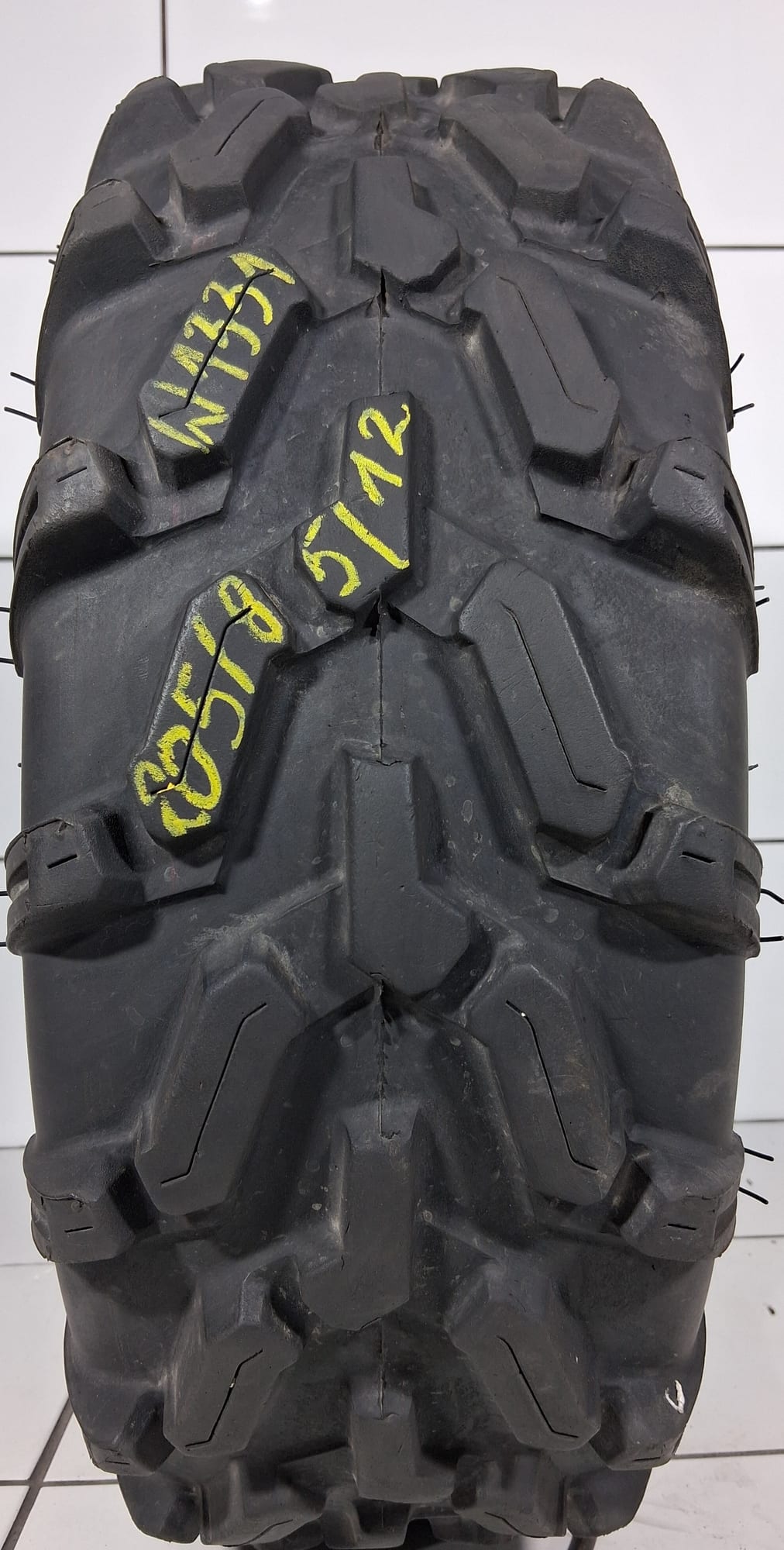 A.C.T CARLISLE 205/85R12 46F 11MM OPONA UŻYWANA