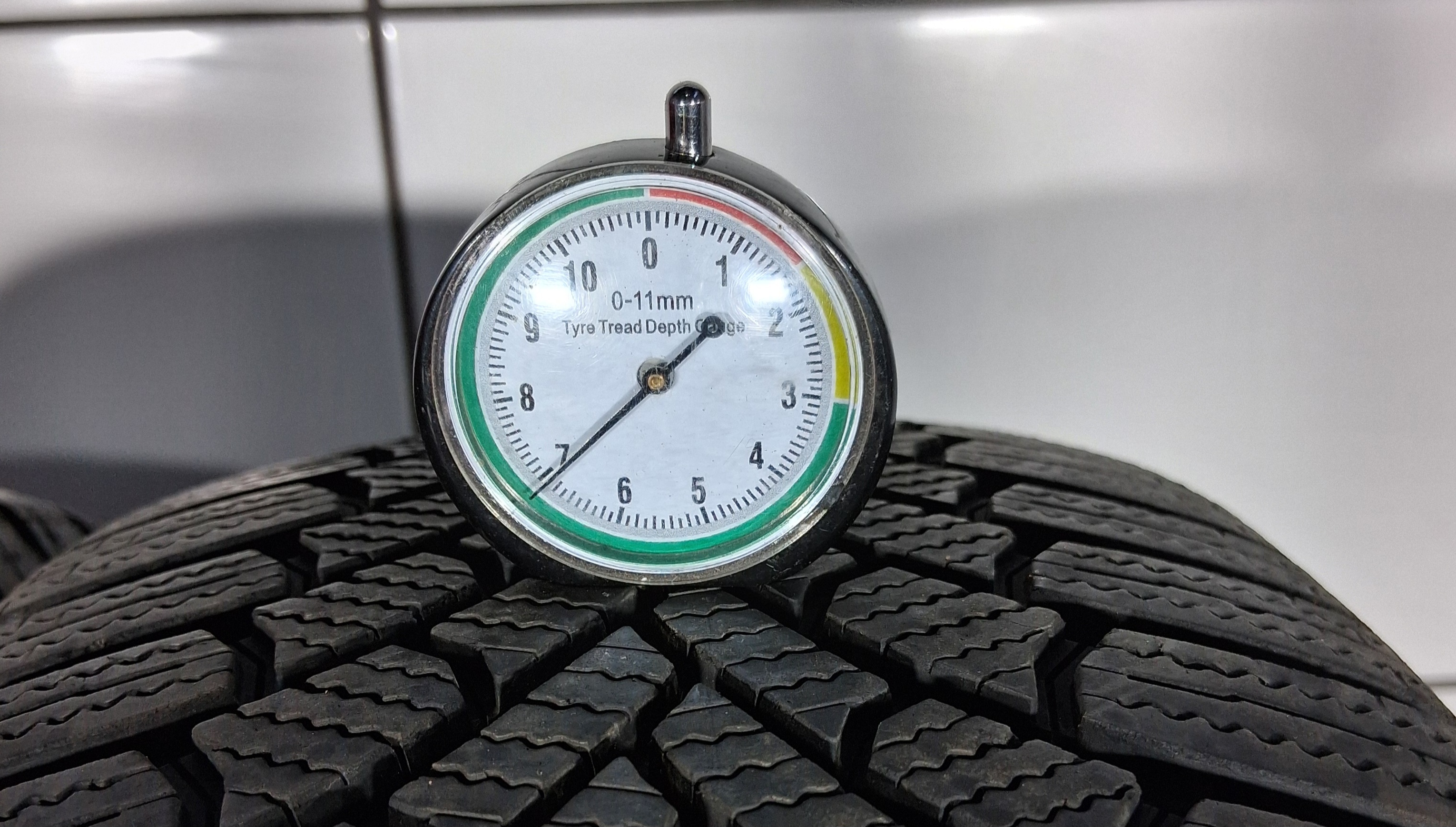 BRIDGESTONE BLIZZAK 6 ENLITEN 225/45R18 95V [2024] 7MM OPONY UŻYWANE, zdjęcie 1