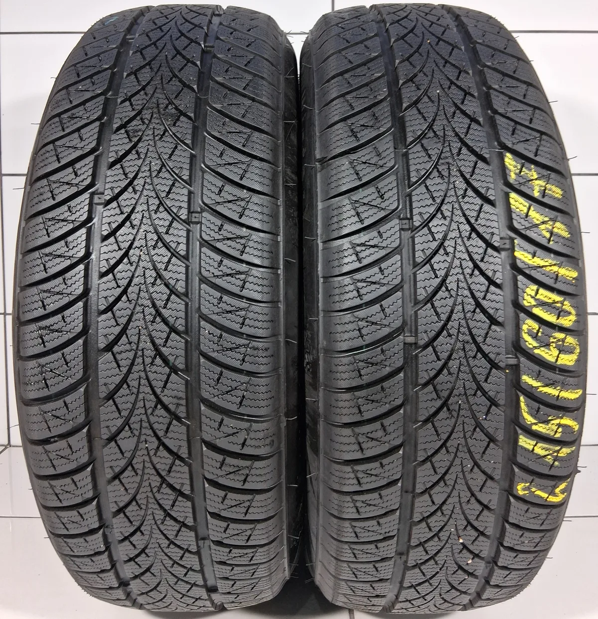 TRIANGLE WINTERX TW401 215/60R17 100V [2024] 7MM OPONY UŻYWANE, zdjęcie 1
