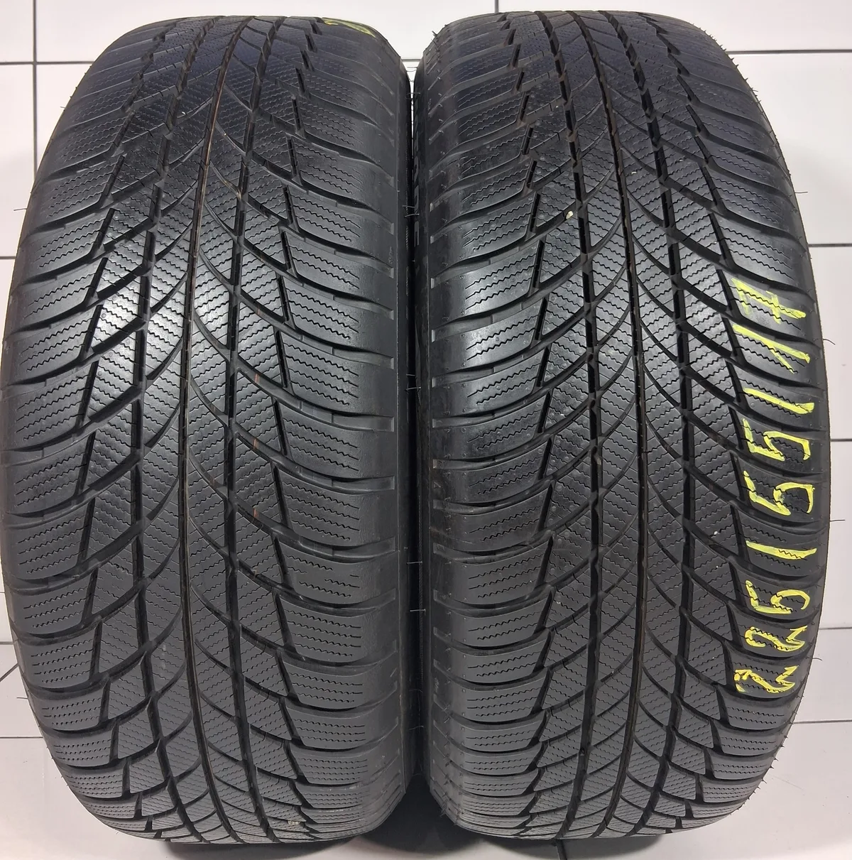 BRIDGESTONE BLIZZAK LM001 225/55R17 97H [2024] 8MM OPONY UŻYWANE, zdjęcie 1