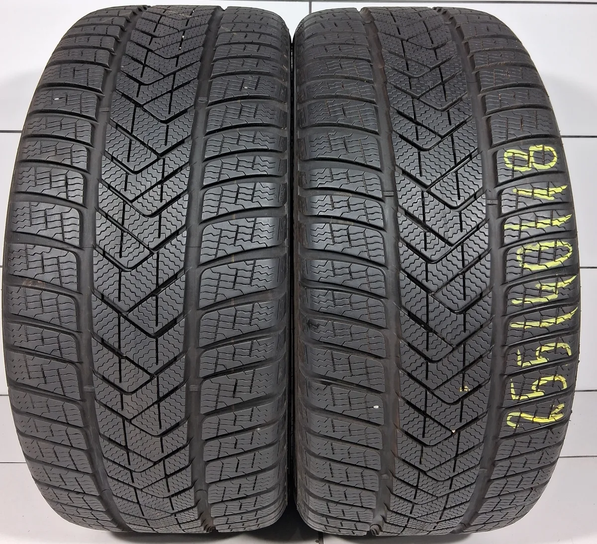 PIRELLI WINTER SOTTOZERO 3 255/40R18 97V XL [2022] 7MM OPONY UŻYWANE, zdjęcie 1