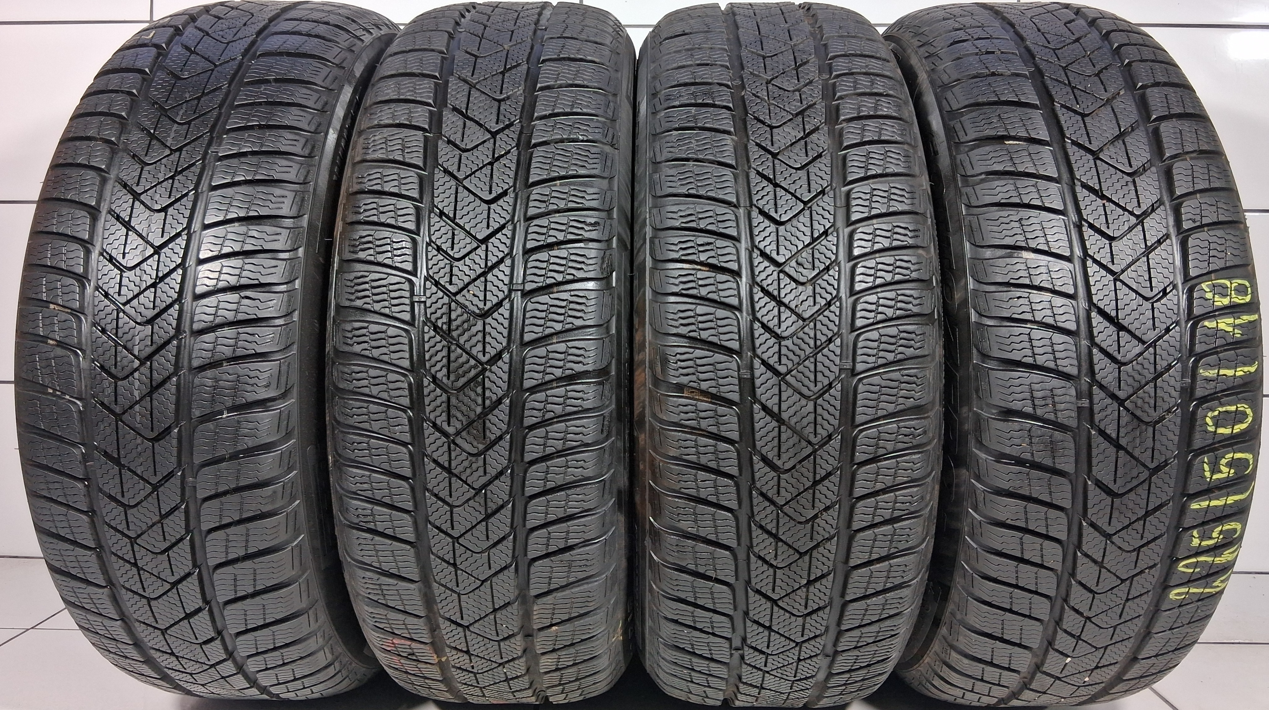 PIRELLI WINTER SOTTOZERO 3 225/50R18 95H [2019] 7MM OPONY UŻYWANE, zdjęcie 1
