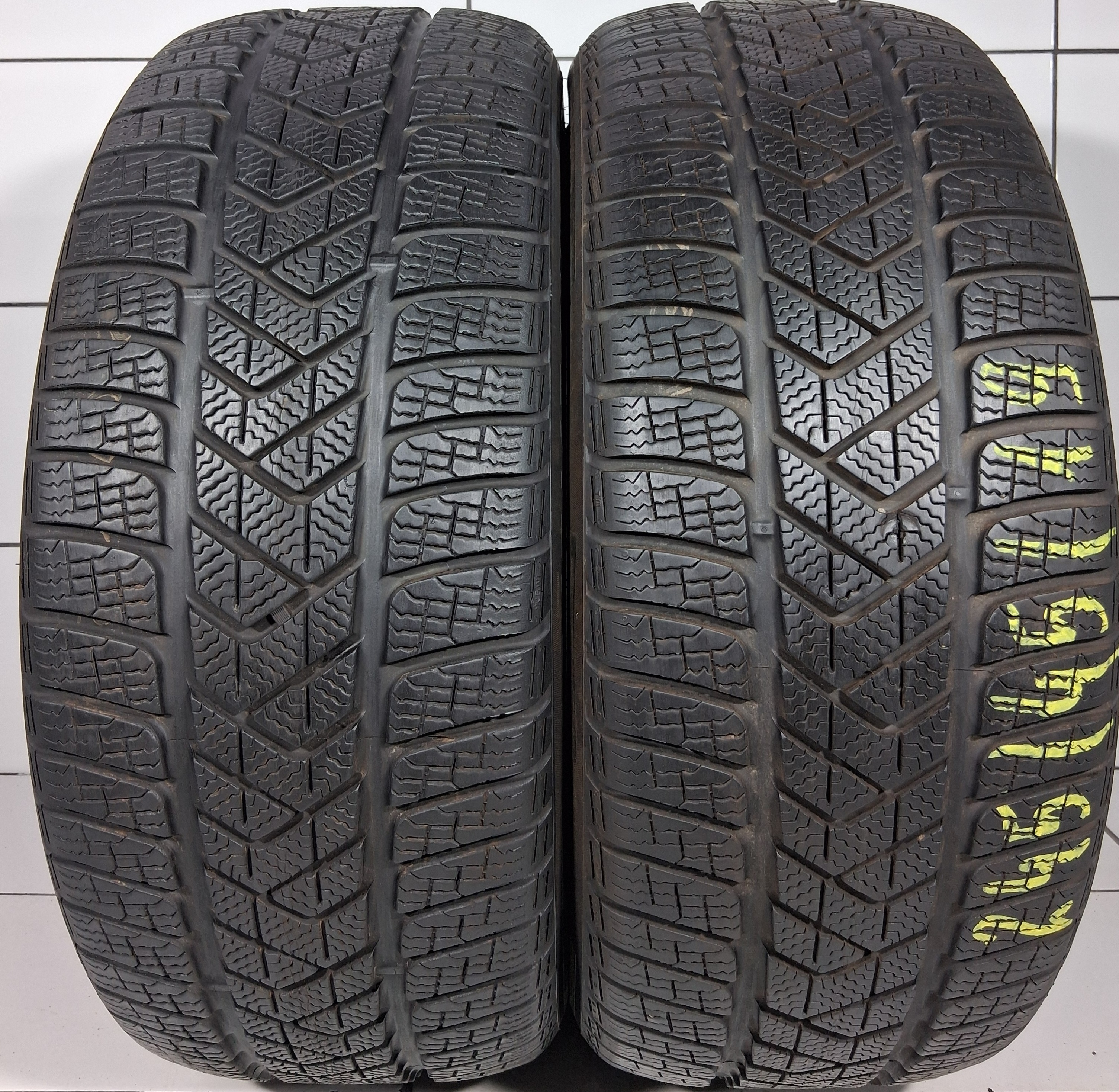 PIRELLI WINTER SOTTOZERO 3 245/45R19 102V XL [2024] 7,5MM OPONY UŻYWANE, zdjęcie 1