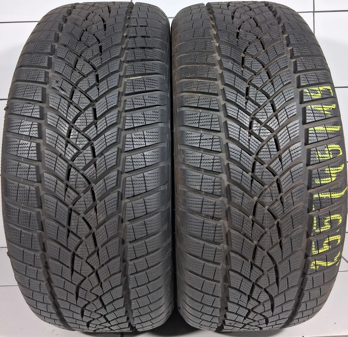 GOODYEAR ULTRA GRIP PERFORMANCE + 255/45R19 104V XL [2023] 9,5MM OPONY UŻYWANE, zdjęcie 1