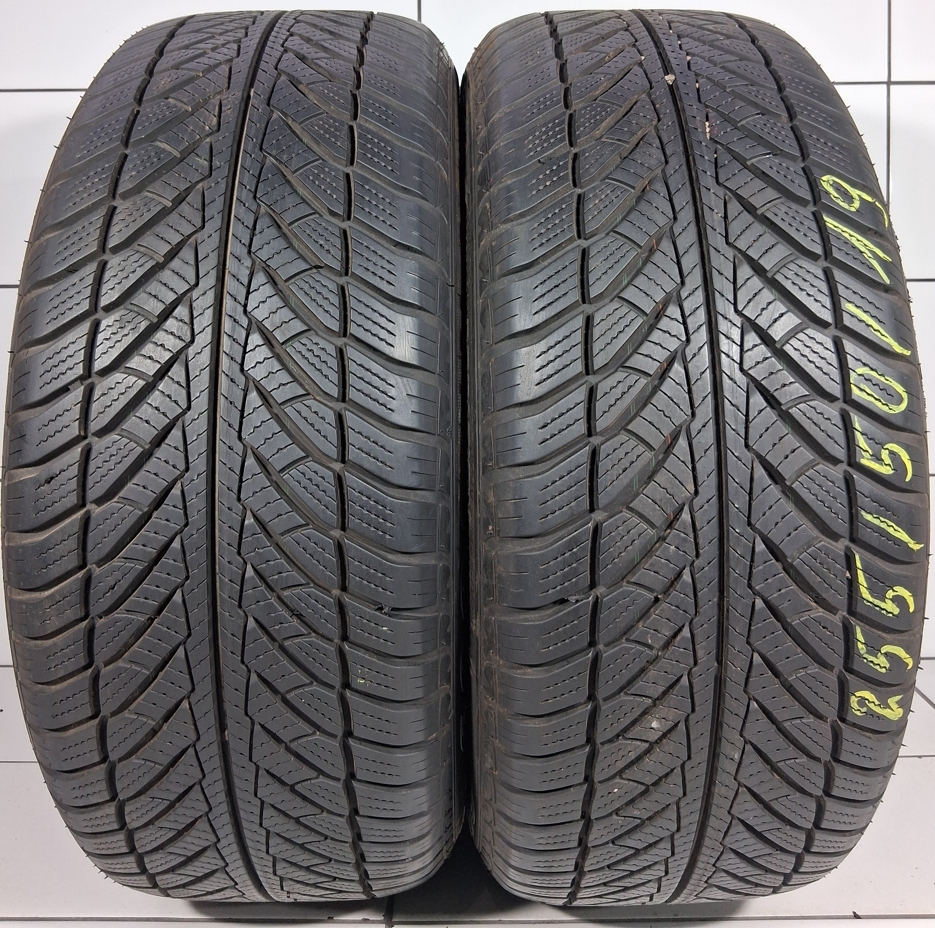 GOODYEAR ULTRAGRIP WRANGLER 255/50R19 107V XL [2018] 7,5MM OPONY UŻYWANE, zdjęcie 1
