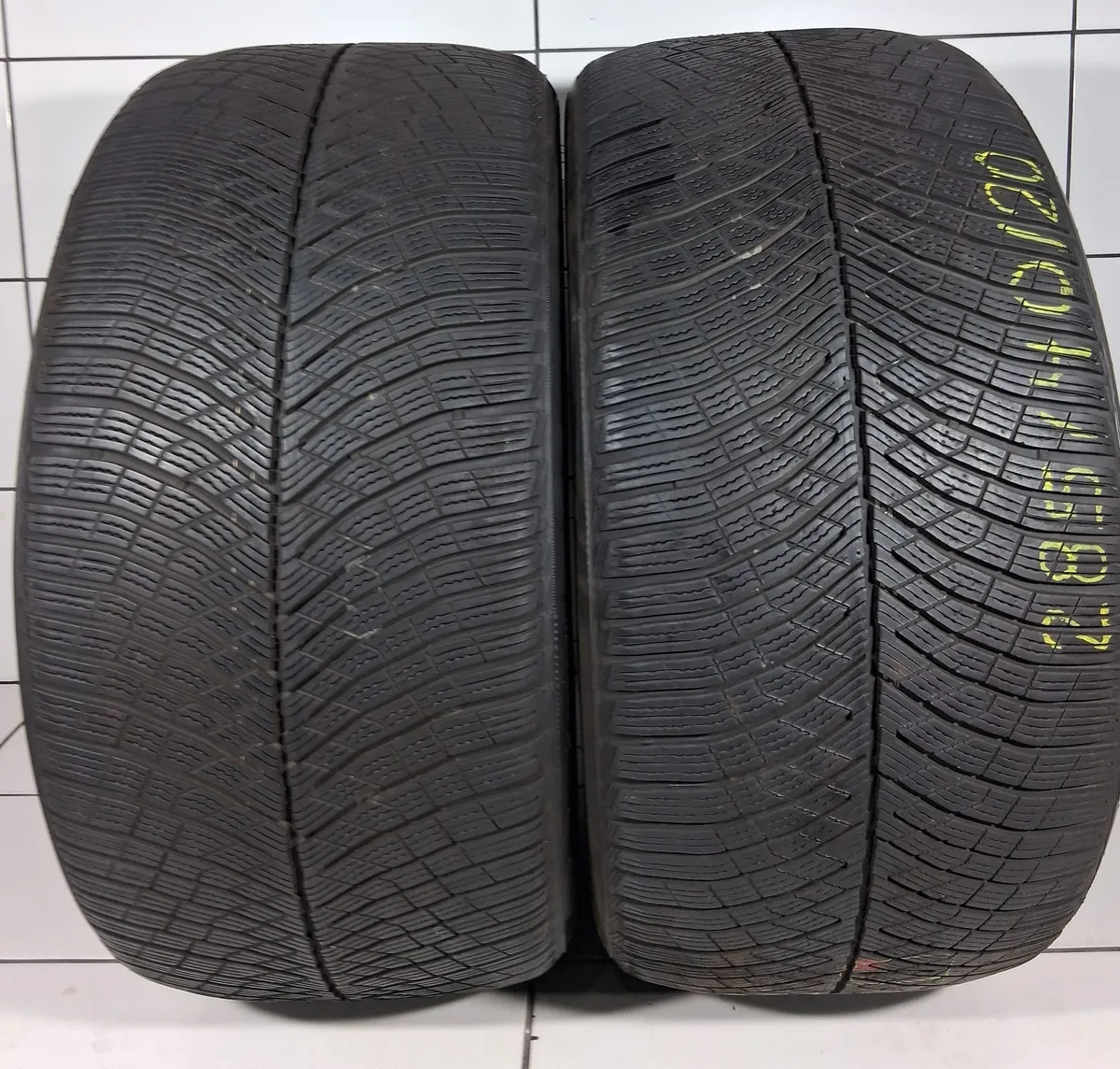PIRELLI P ZERO WINTER 2 285/40R20 111V XL [2025] 5MM OPONY UŻYWANE, zdjęcie 1