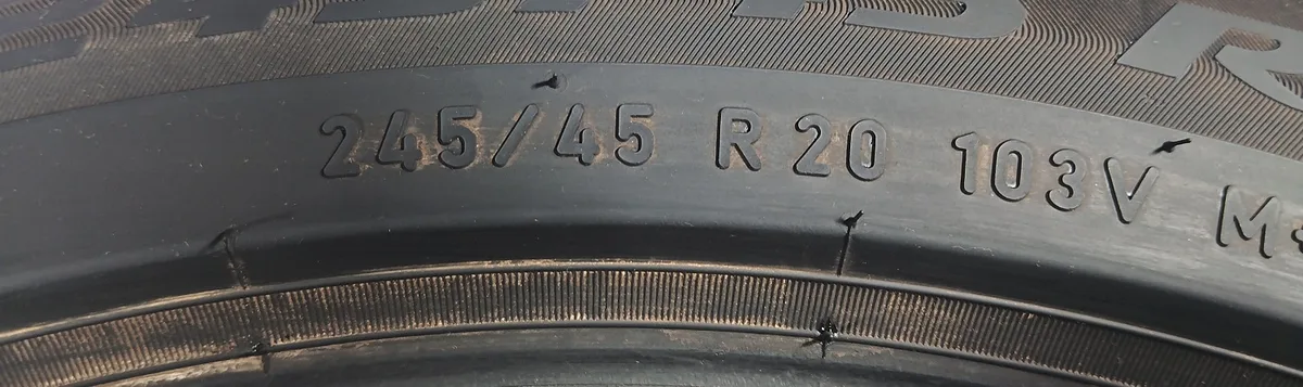 PIRELLI WINTER SOTTOZERO 3 245/45R20 103V XL [2023] 7MM OPONY UŻYWANE, zdjęcie 1