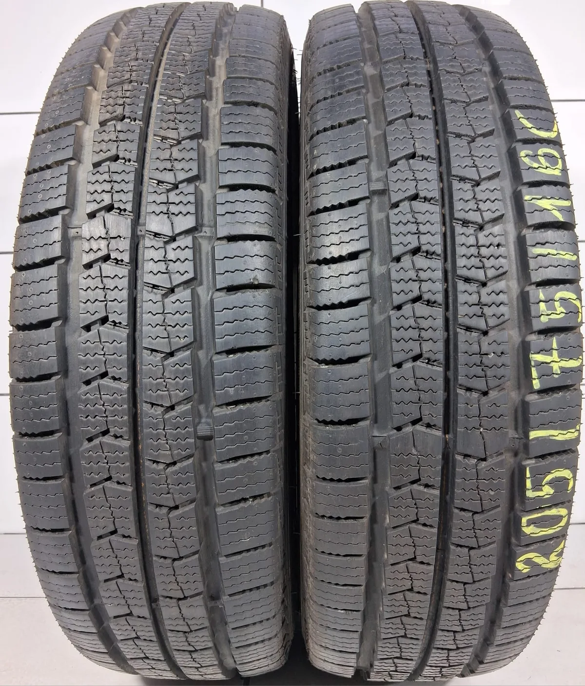 NEXEN WINGUARD WT1 205/75R16C 113/111R [2022] 9MM OPONY UŻYWANE, zdjęcie 1