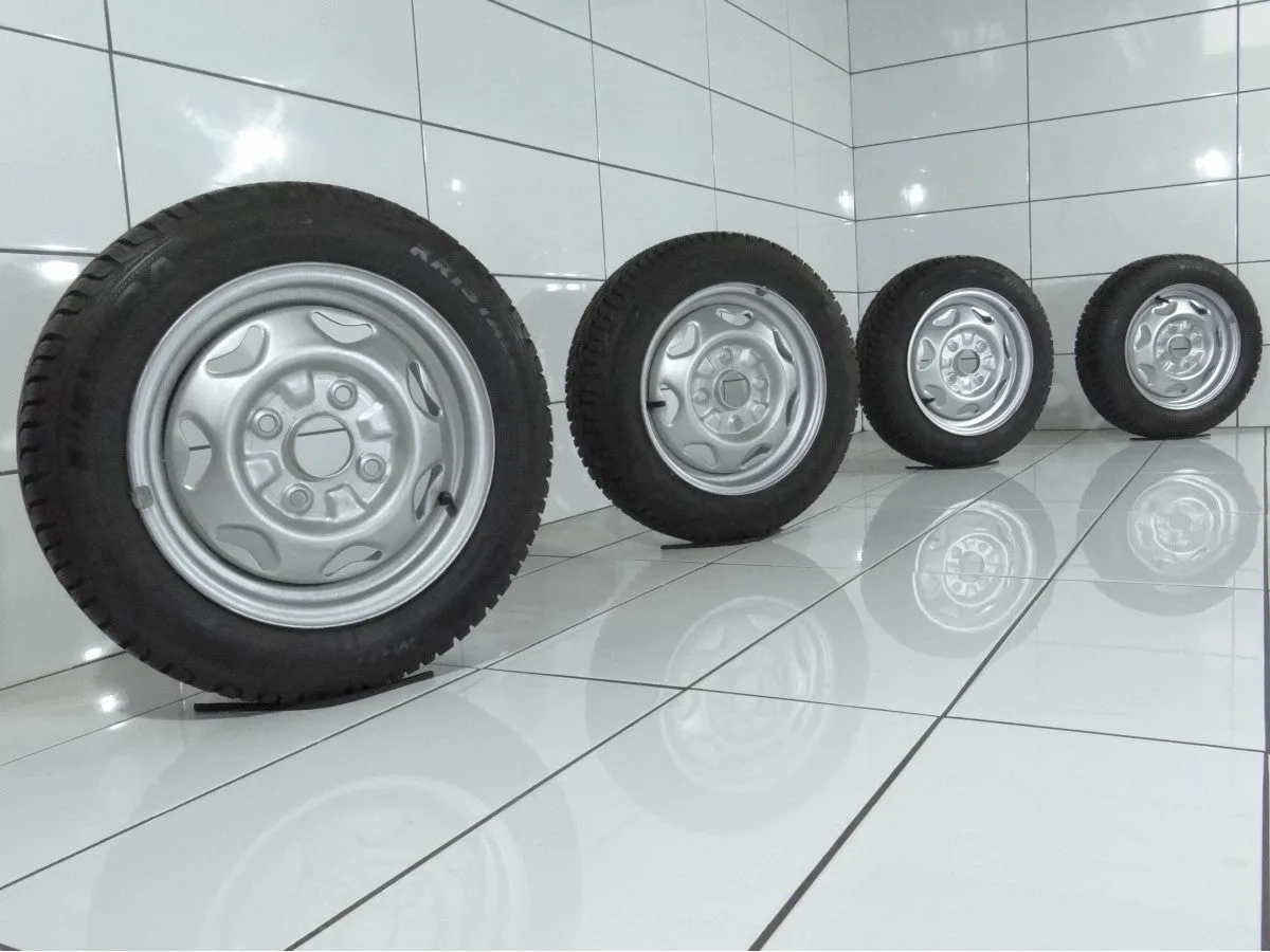 KOŁA UŻYWANE KFZ OE 43735 4x115 ET45 145/70R13 71Q [2015] Srebrny, zdjęcie 1