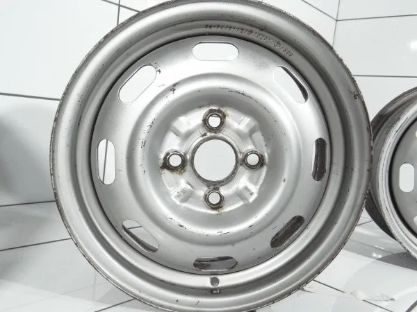 14' Srebrny MAZDA 323, zdjęcie 1
