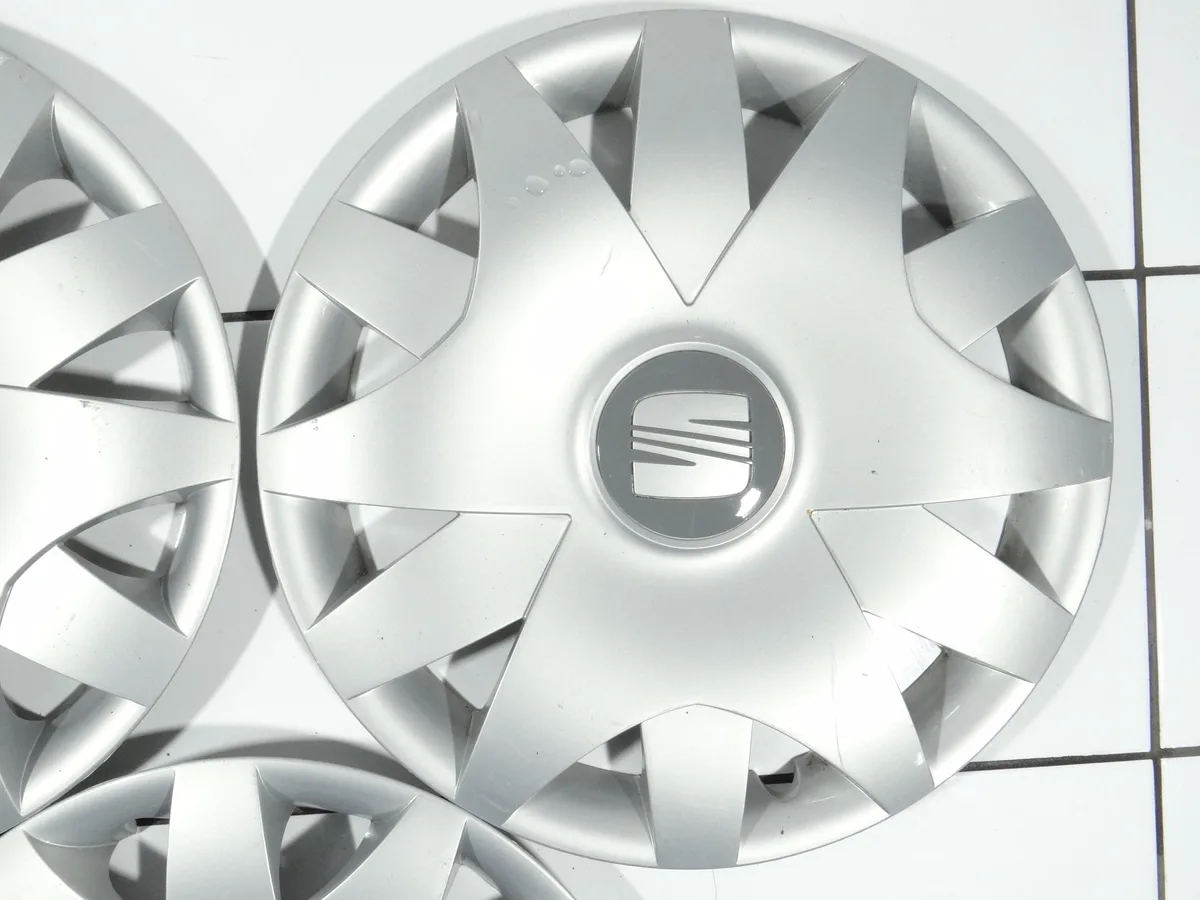 KOŁPAK ORYGINALNY 15' Seat Ibiza III (6L) oraz Seat Cordoba (6L) 6L0601147F, zdjęcie 1